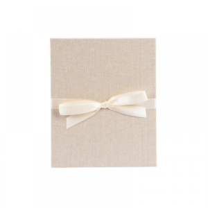 Албум-книга, за 10 снимки, с ленена корица и панделка, 16 х 19 cm, бежов